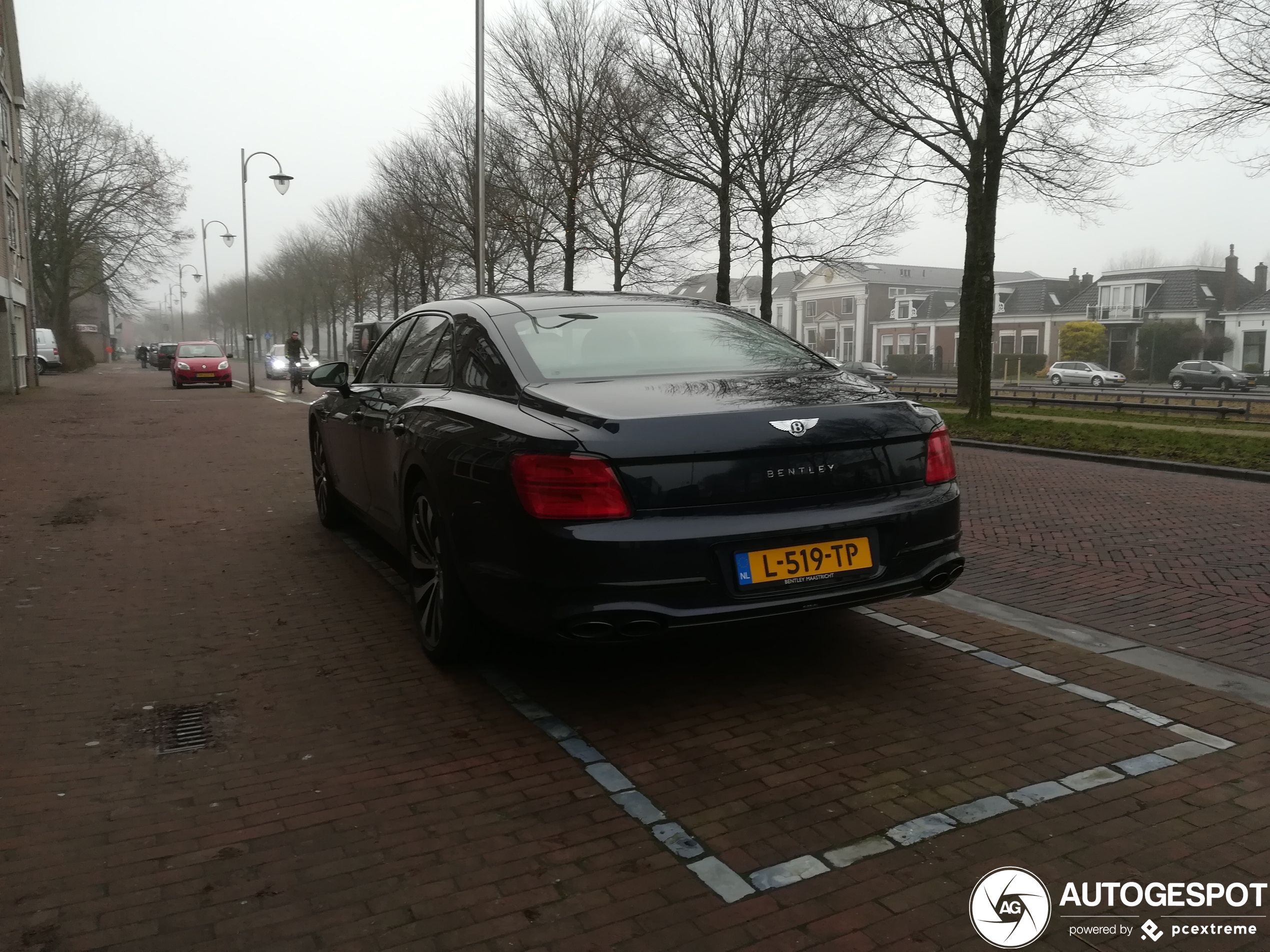 Bentley Flying Spur V8 2021