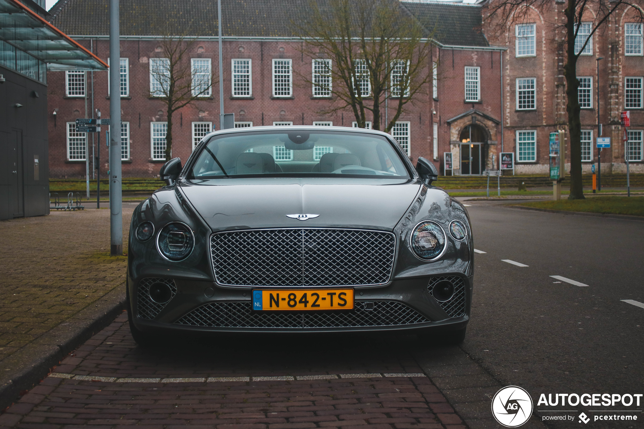 Bentley Continental GTC V8 2020