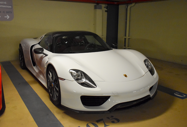 Porsche 918 Spyder Weissach Package