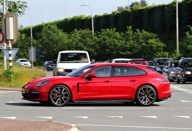 Porsche 971 Panamera GTS Sport Turismo