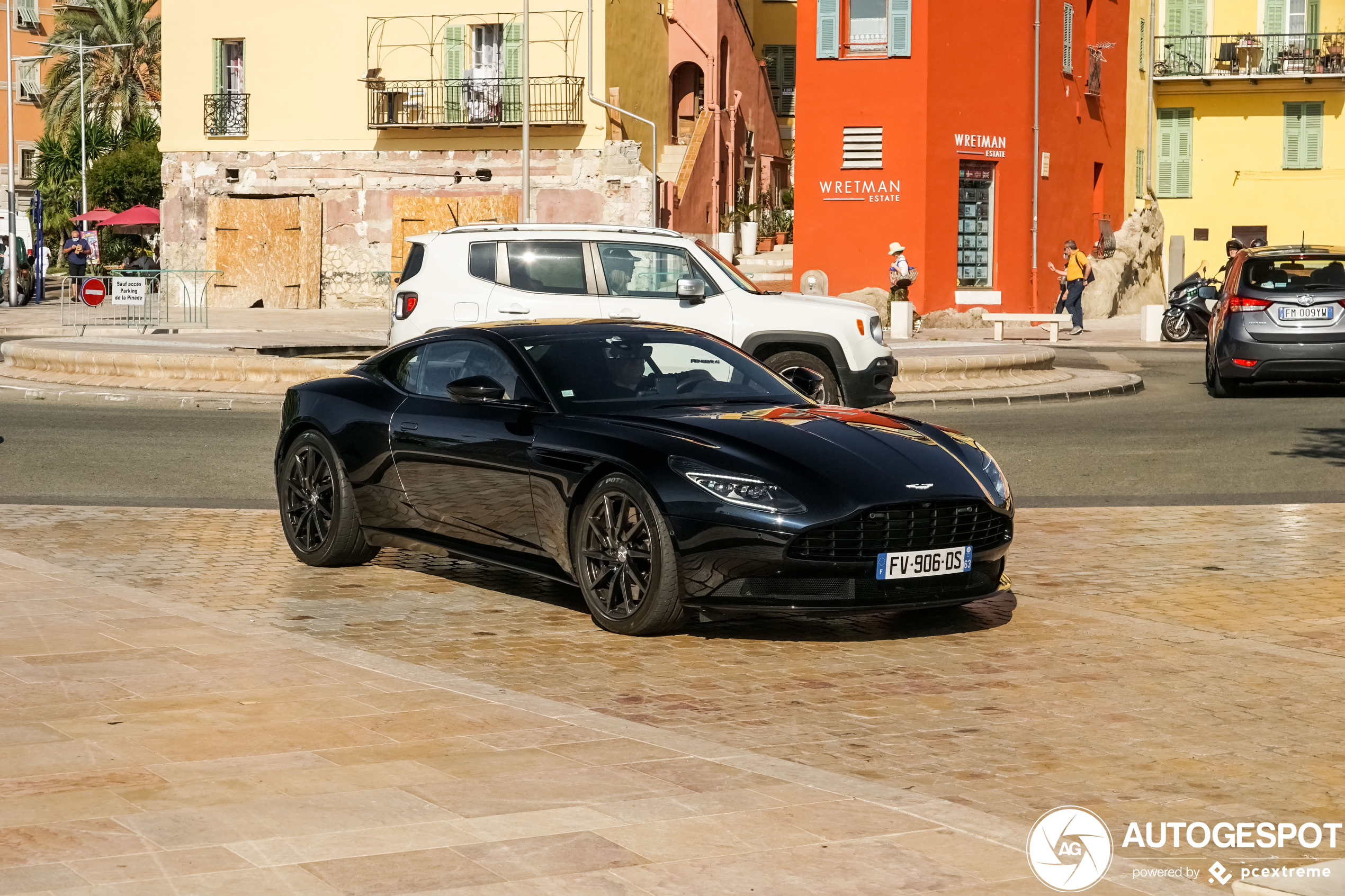 Aston Martin DB11 V8