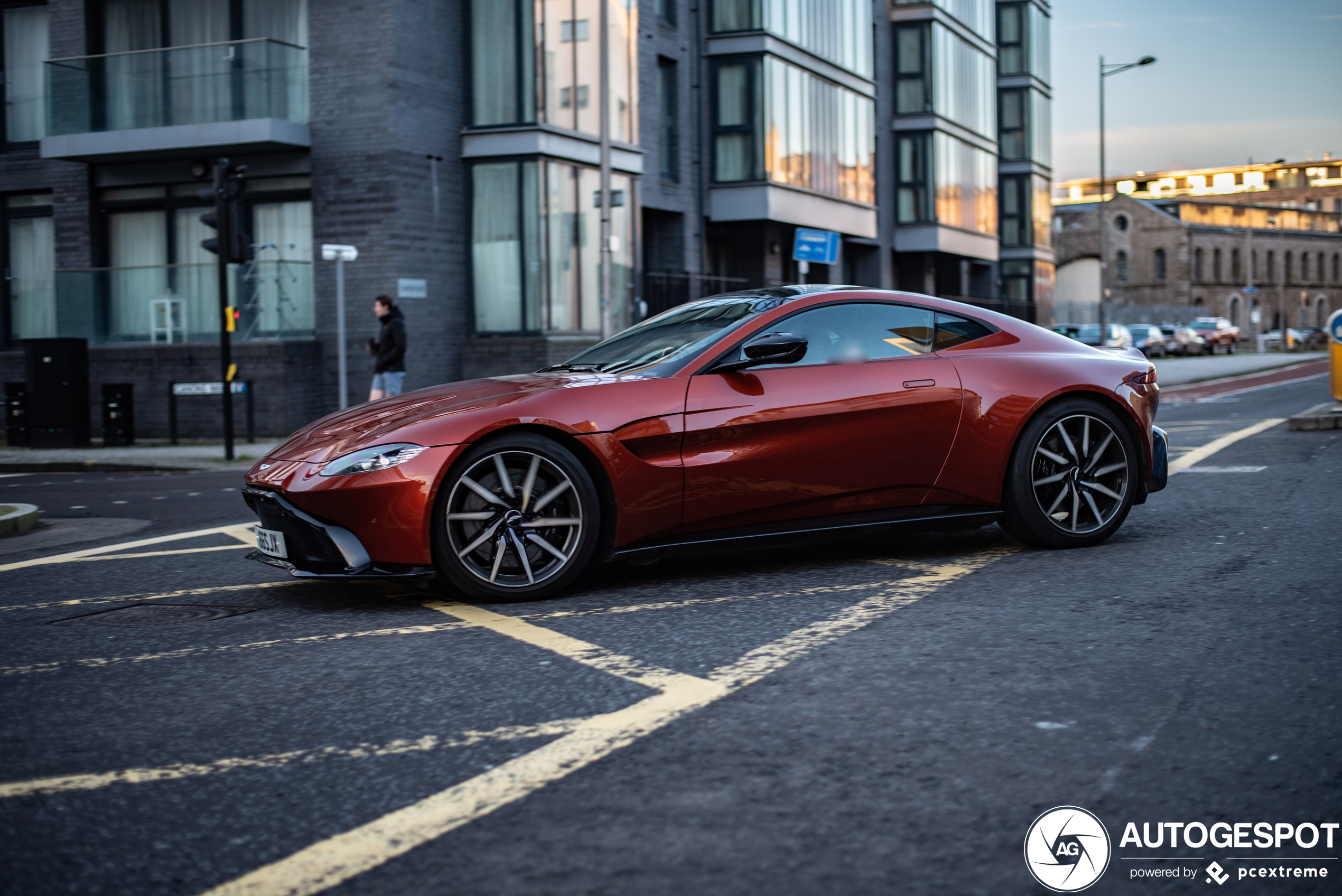 Aston Martin V8 Vantage 2018