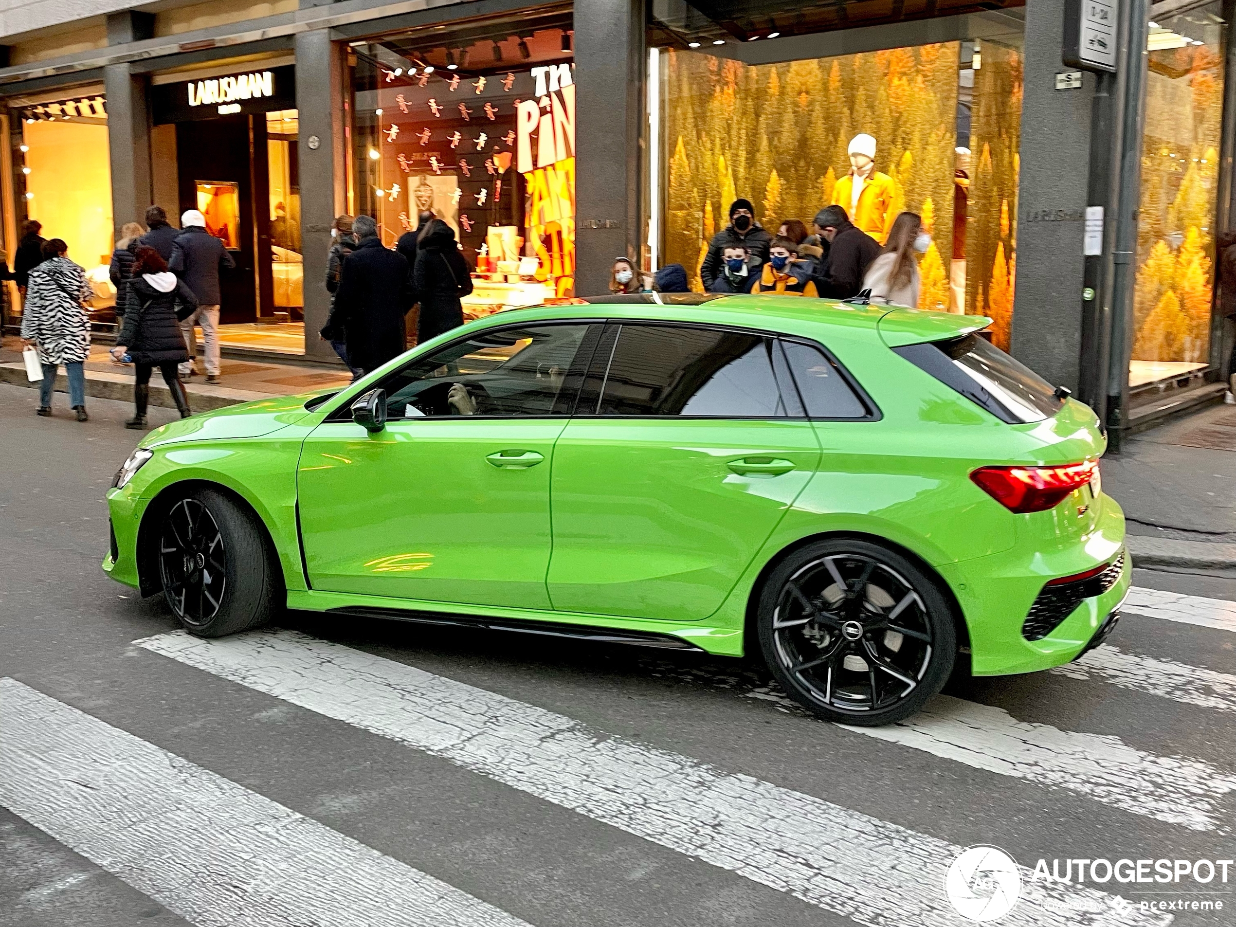 Giftige kleurtjes doen het altijd goed op de Audi RS3