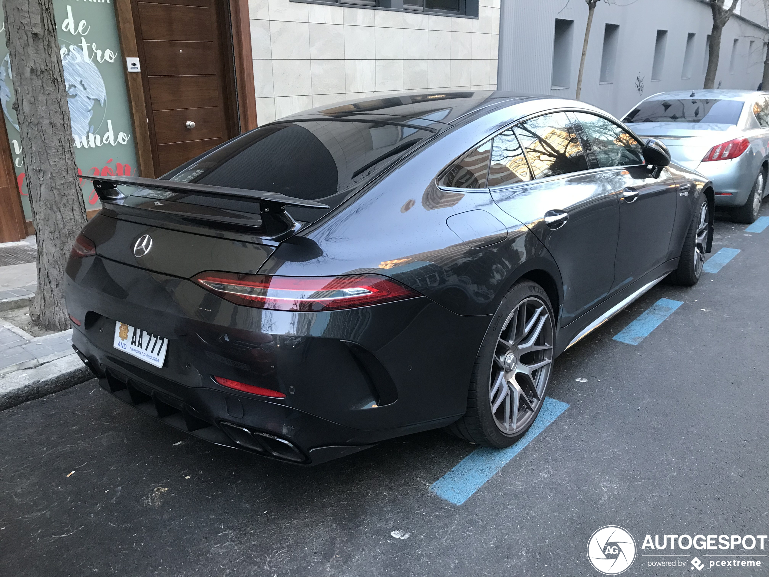 Mercedes-AMG GT 63 S X290