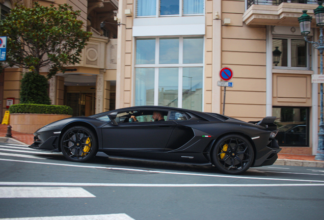 Lamborghini Aventador LP770-4 SVJ