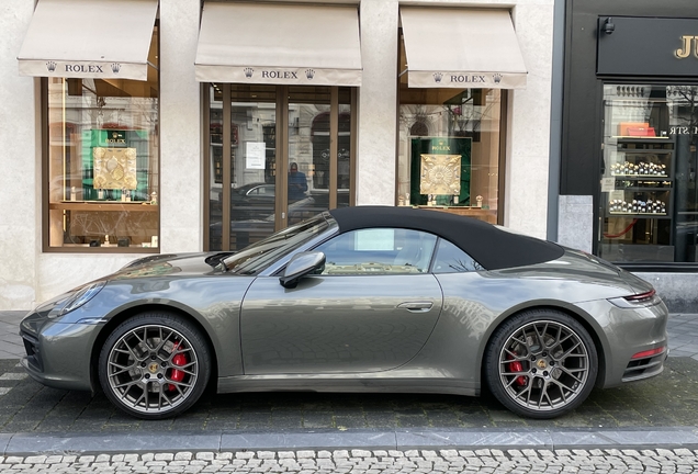 Porsche 992 Carrera 4S Cabriolet