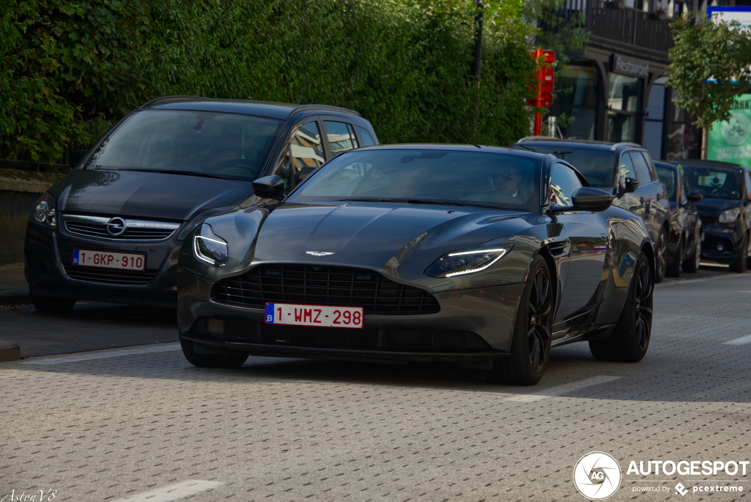 Aston Martin DB11 V8