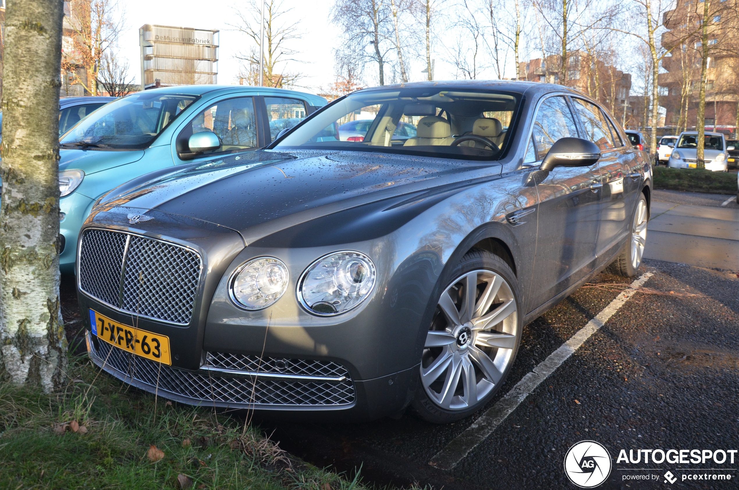 Bentley Flying Spur V8