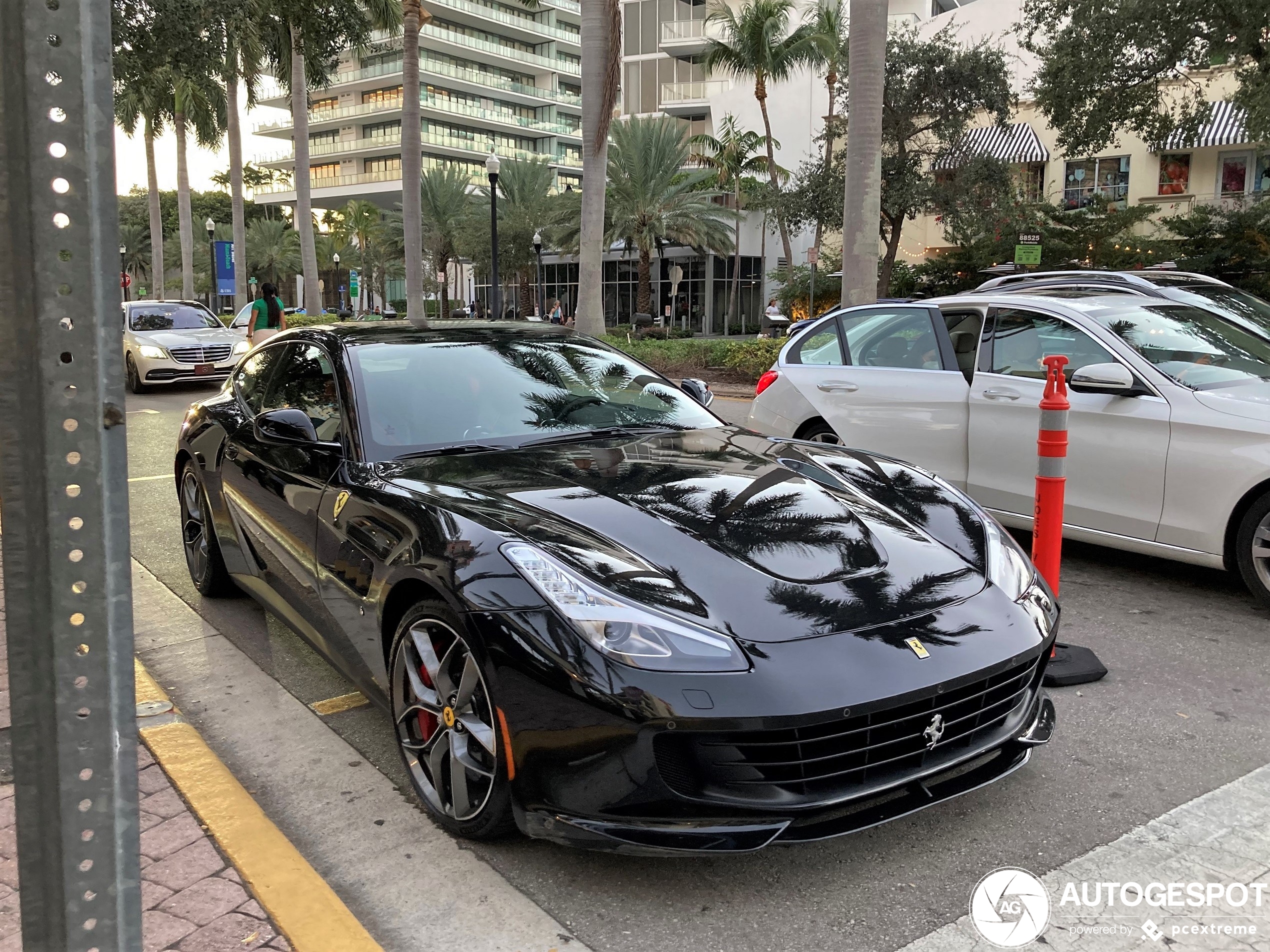 Ferrari GTC4Lusso T