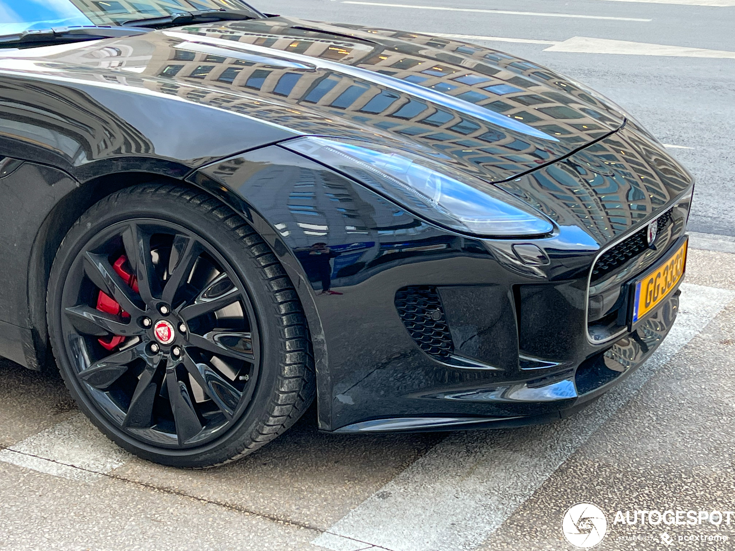 Jaguar F-TYPE R Coupé