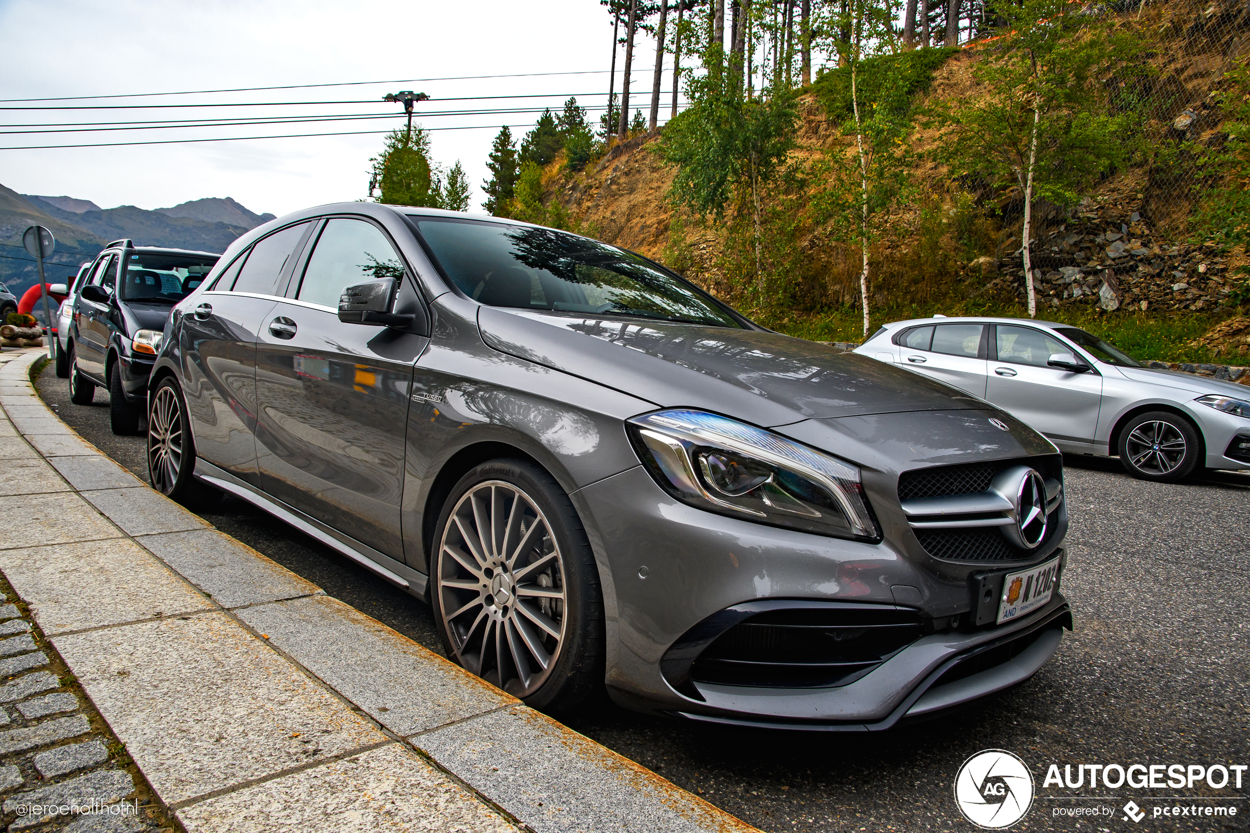 Mercedes-AMG A 45 W176 2015