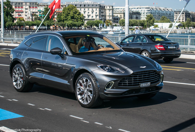 Aston Martin DBX