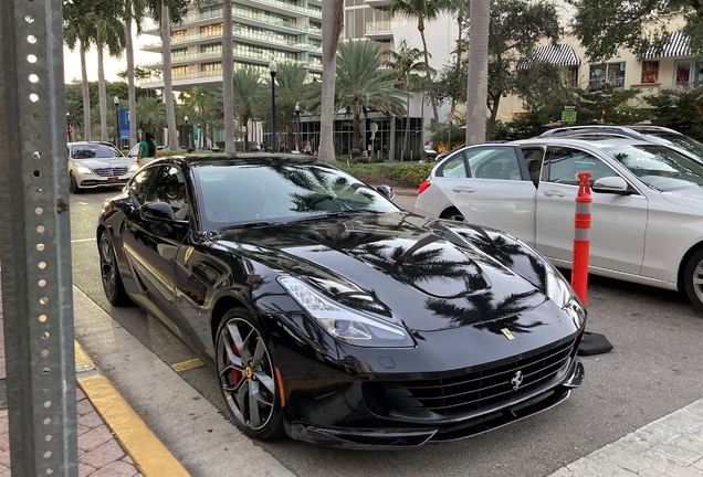 Ferrari GTC4Lusso T