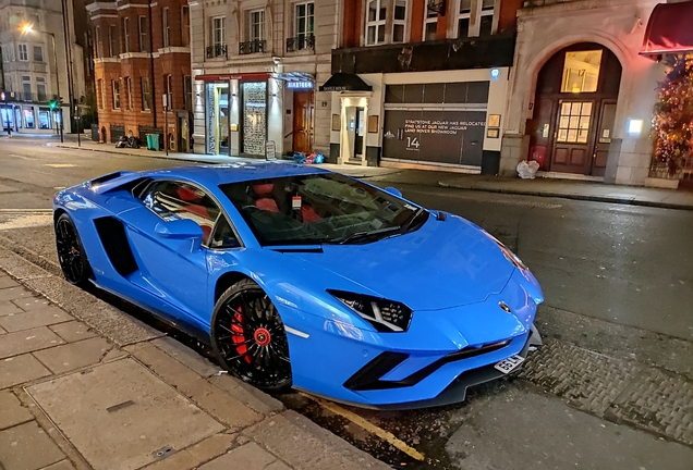 Lamborghini Aventador S LP740-4