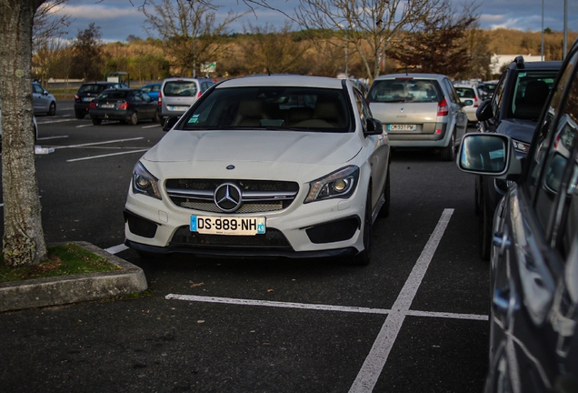 Mercedes-Benz CLA 45 AMG Shooting Brake