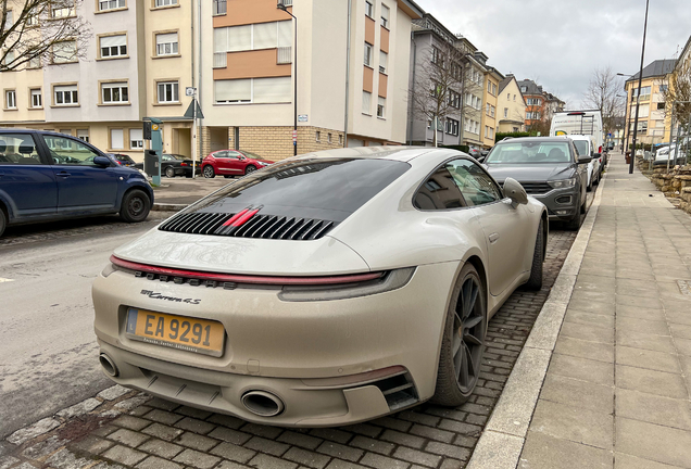 Porsche 992 Carrera 4S