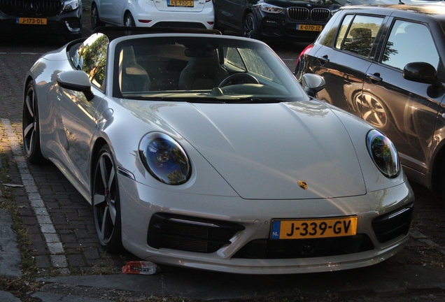 Porsche 992 Carrera 4S Cabriolet