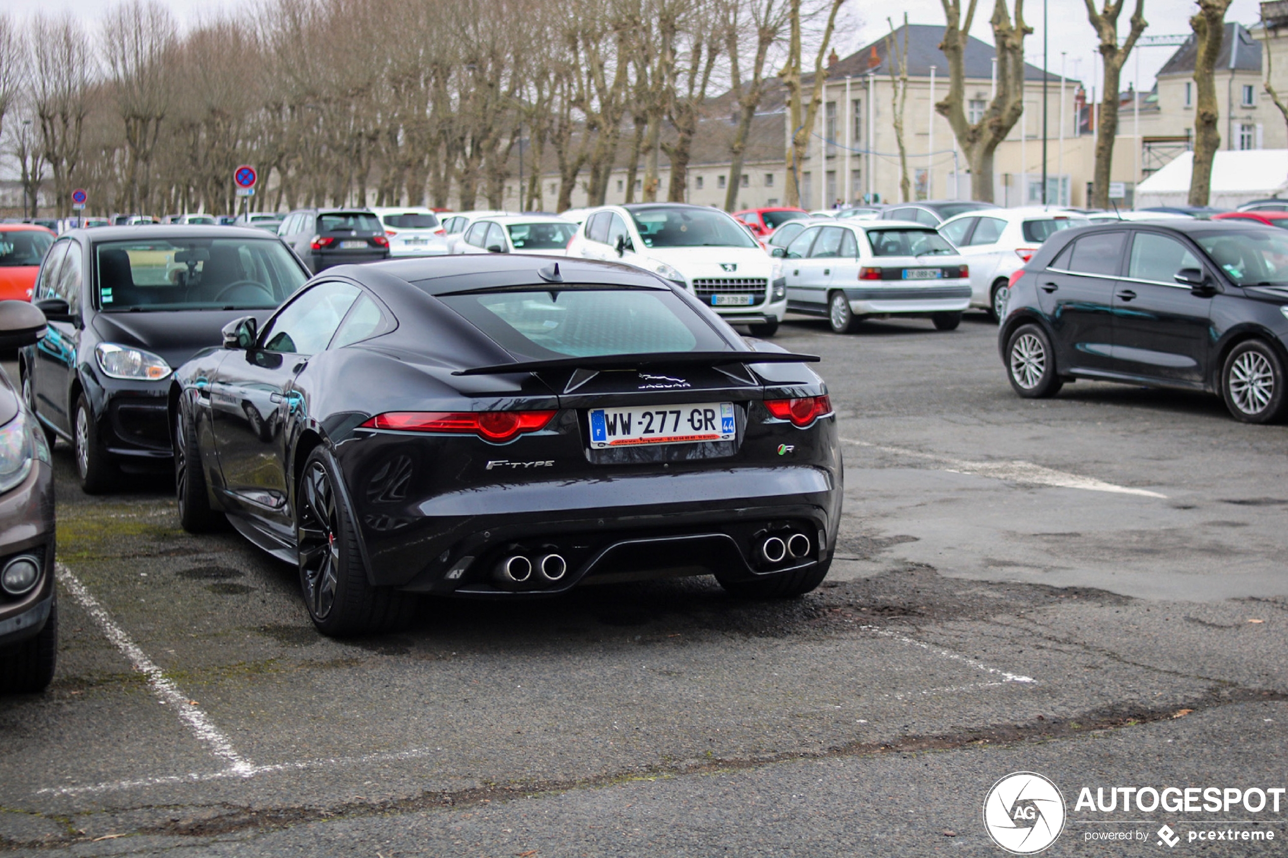 Jaguar F-TYPE R Coupé