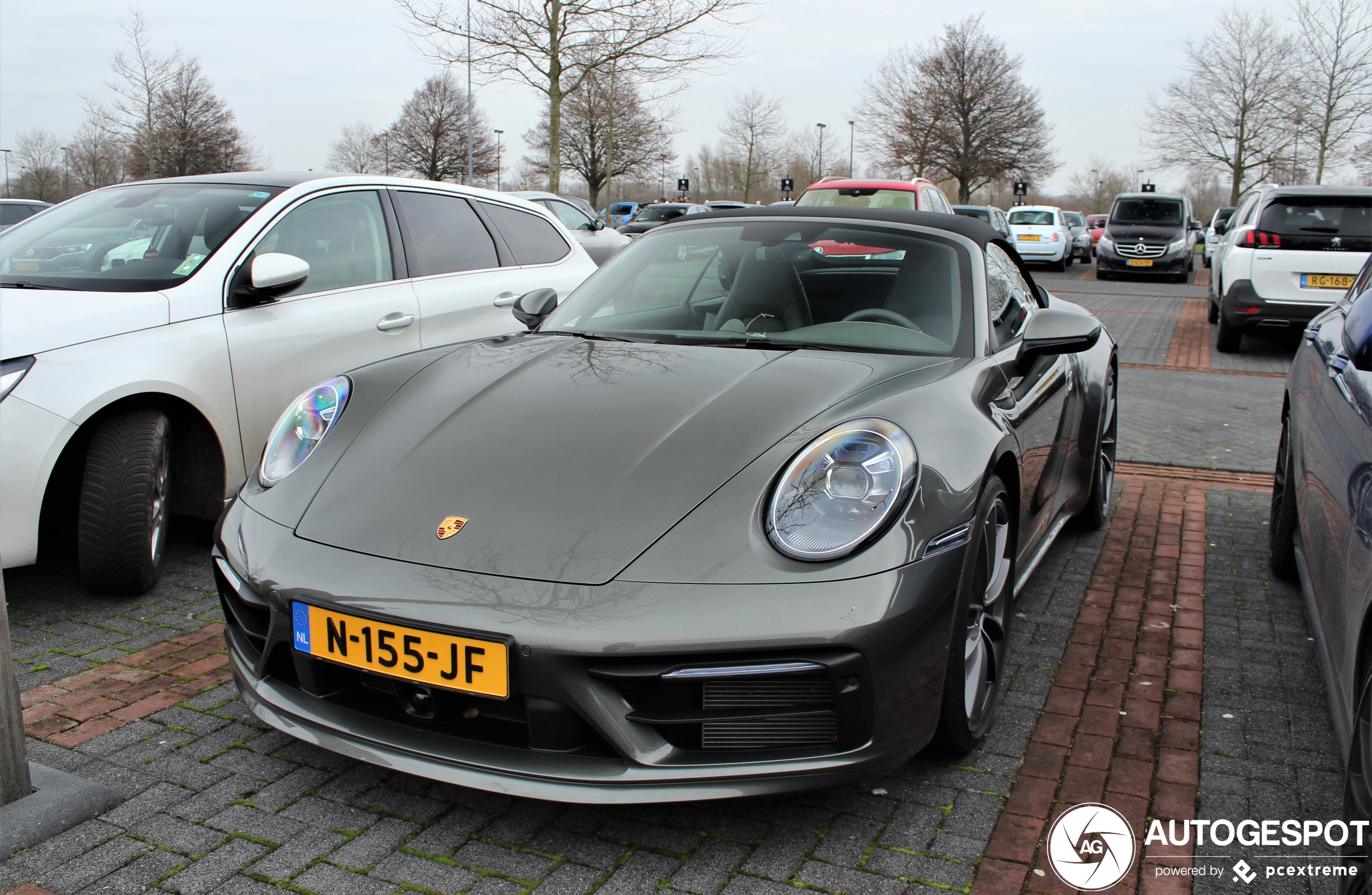 Porsche 992 Carrera 4S Cabriolet