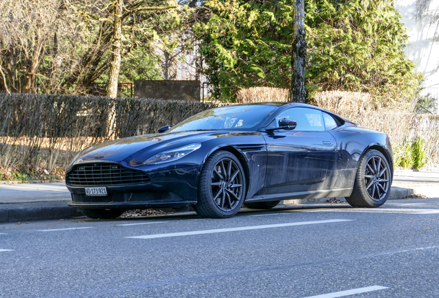 Aston Martin DB11