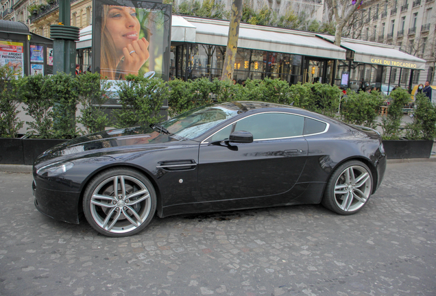 Aston Martin V8 Vantage