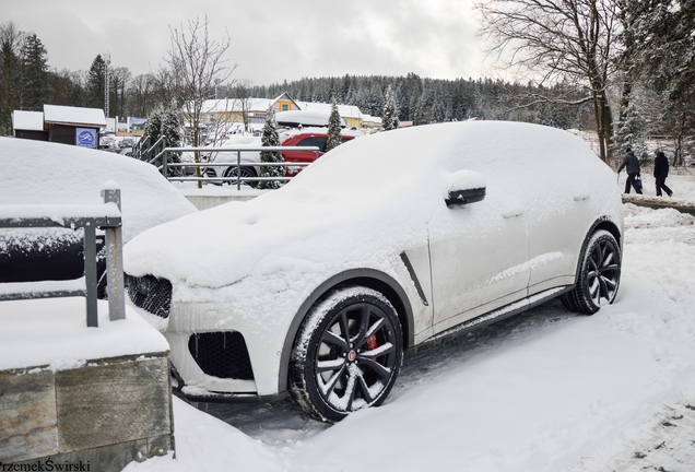 Jaguar F-PACE SVR