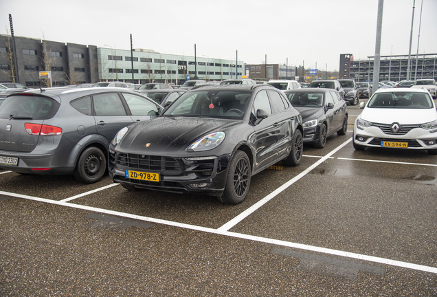 Porsche 95B Macan GTS