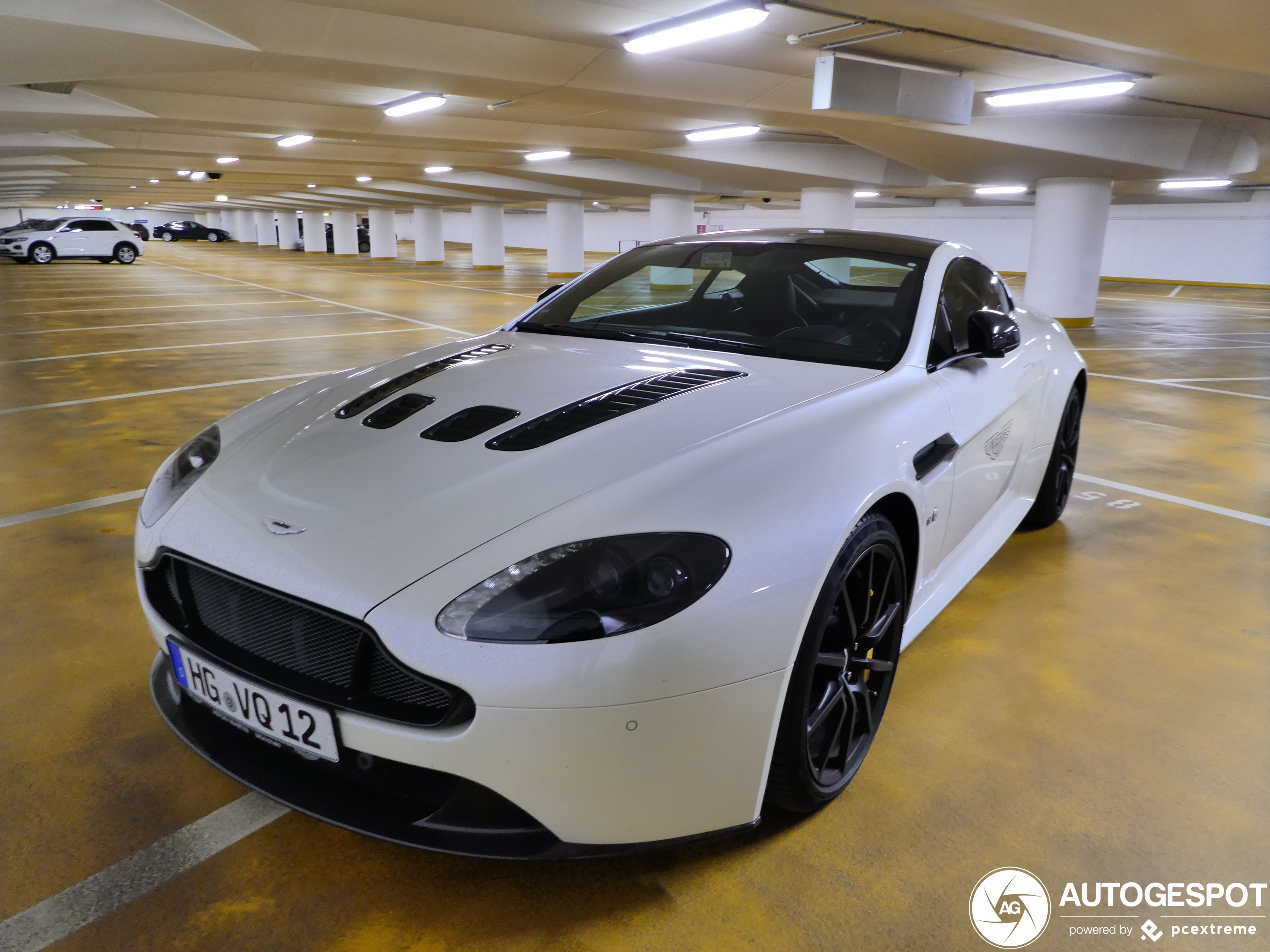 Aston Martin V12 Vantage S