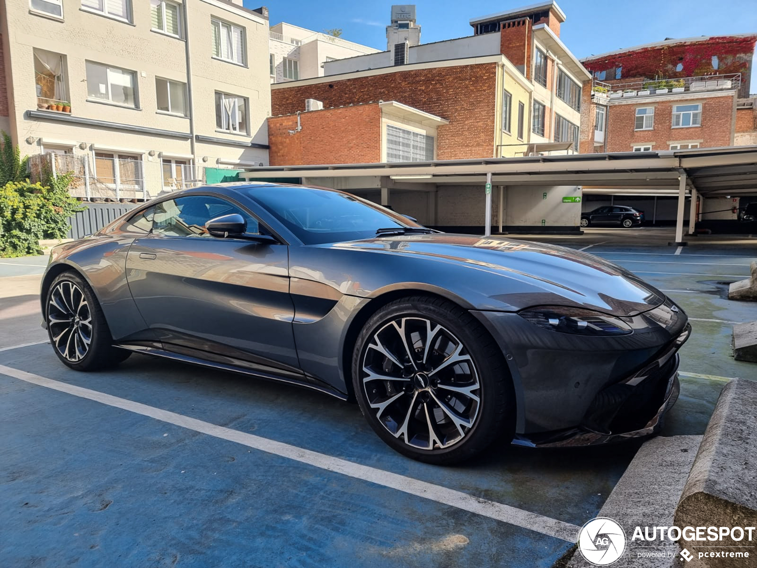 Aston Martin V8 Vantage 2018