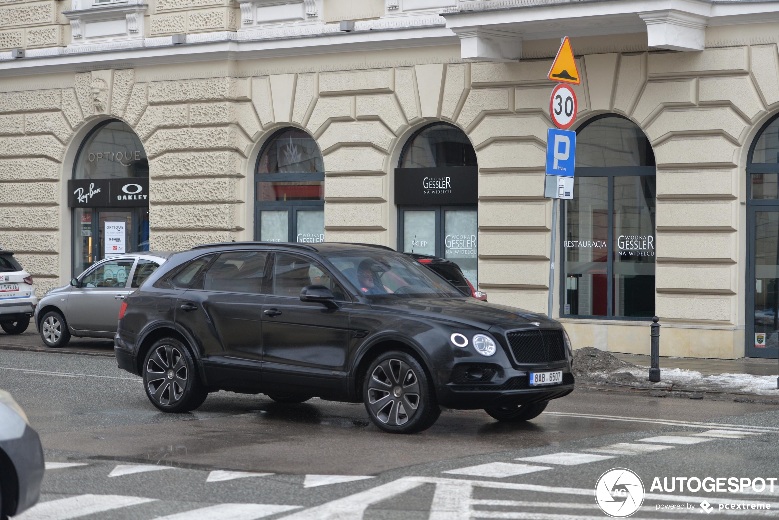 Bentley Bentayga V8 Design Series