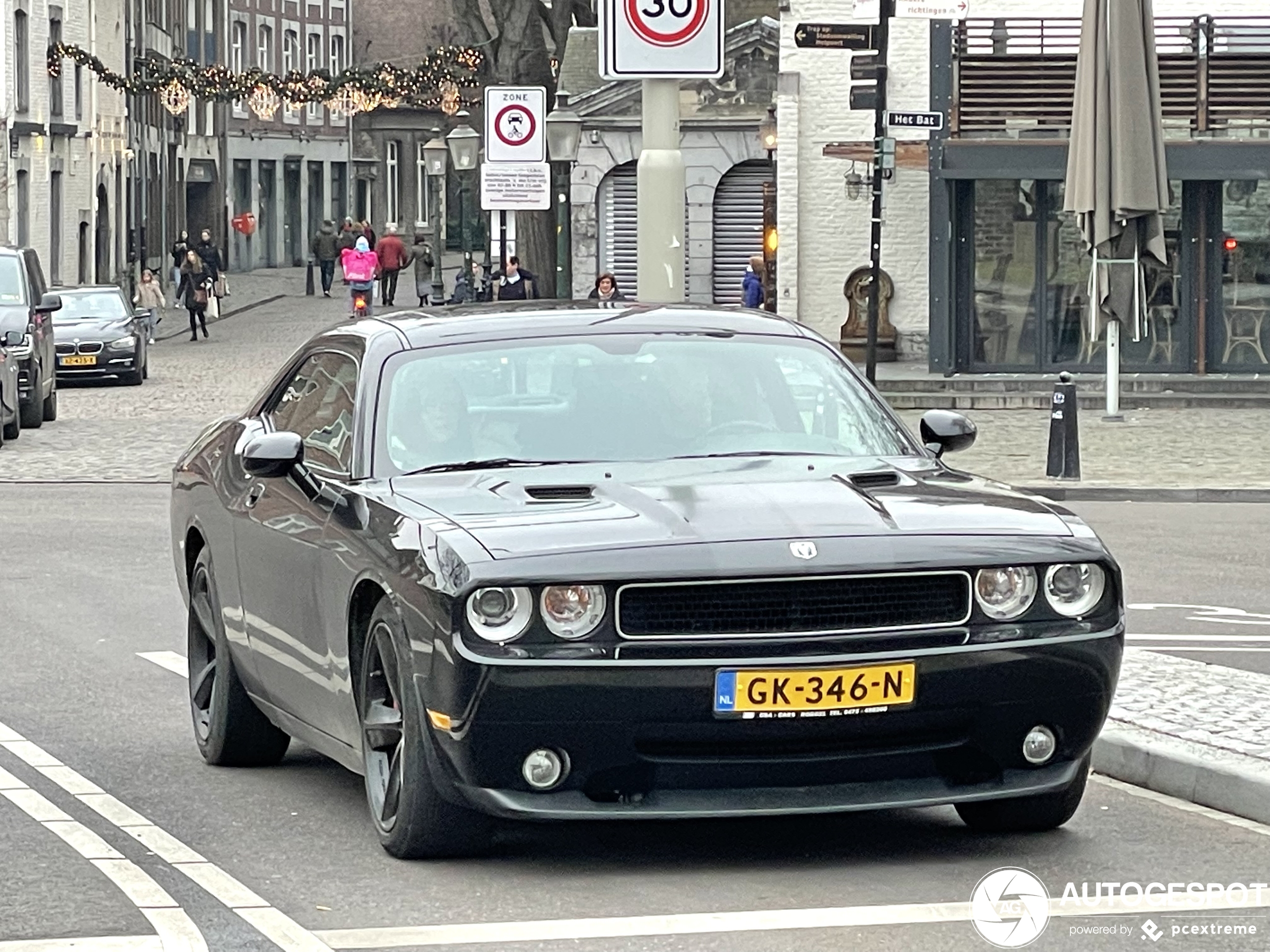 Dodge Challenger SRT-8