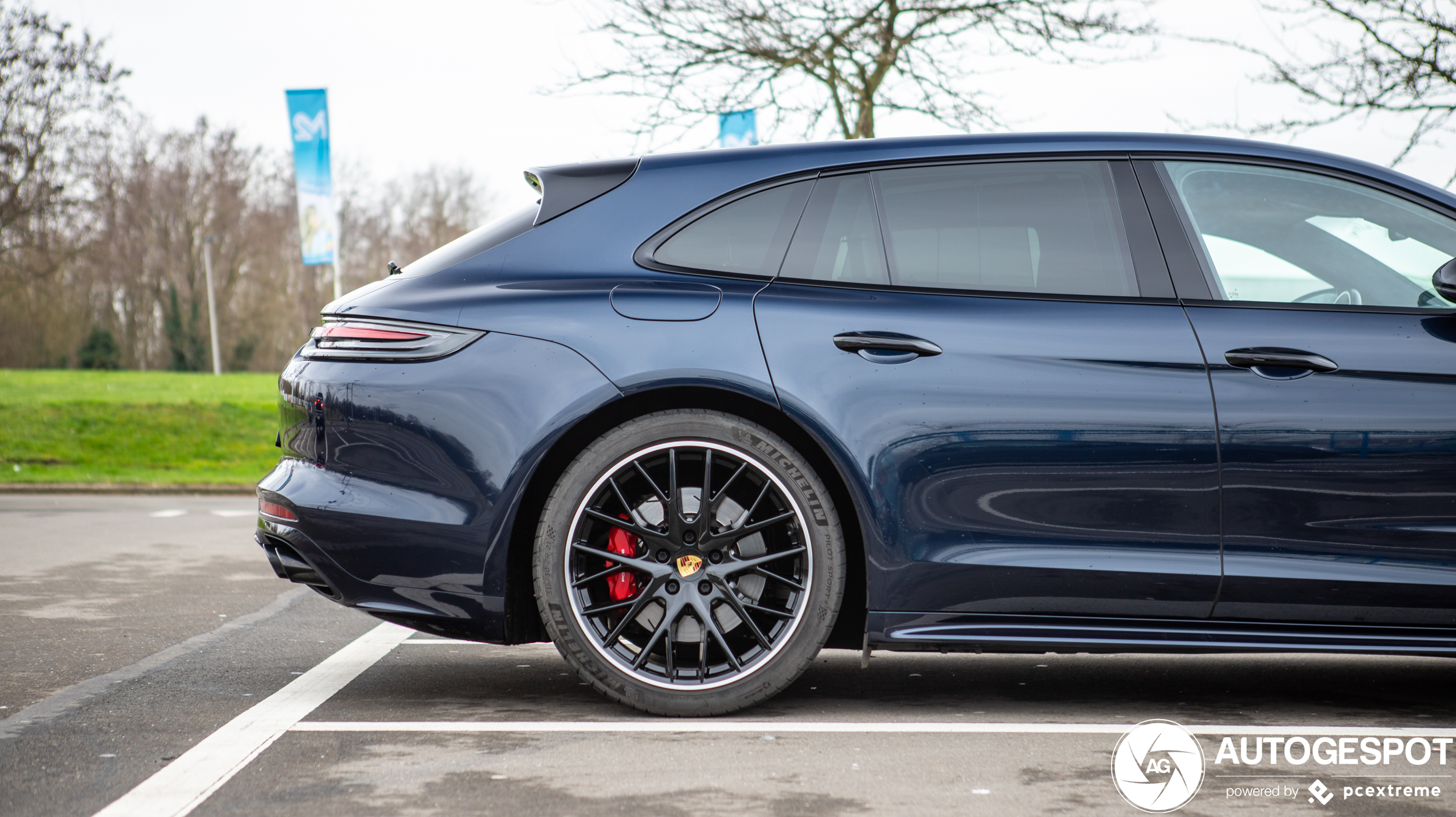 Porsche 971 Panamera GTS Sport Turismo