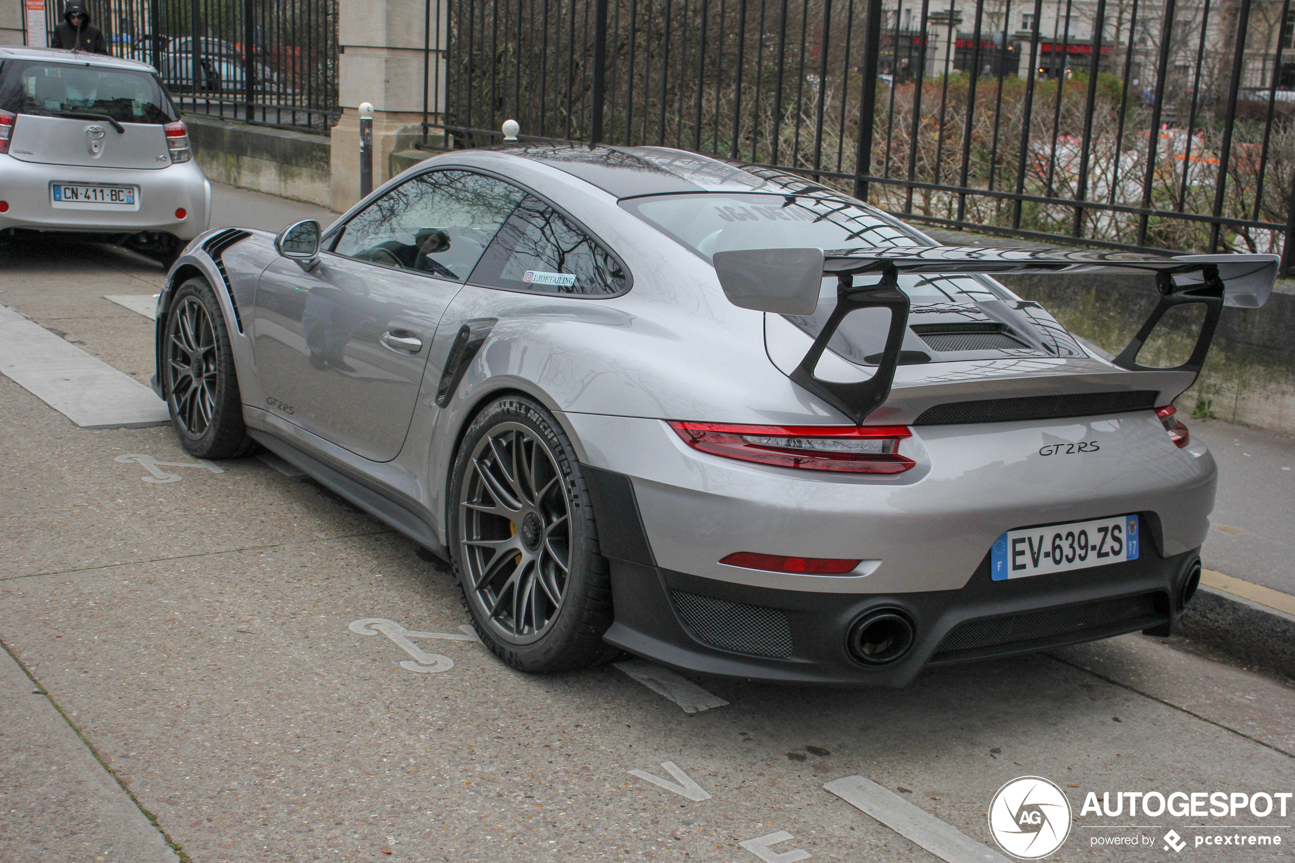 Porsche 991 GT2 RS Weissach Package