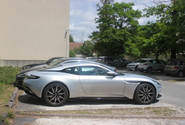 Aston Martin DB11