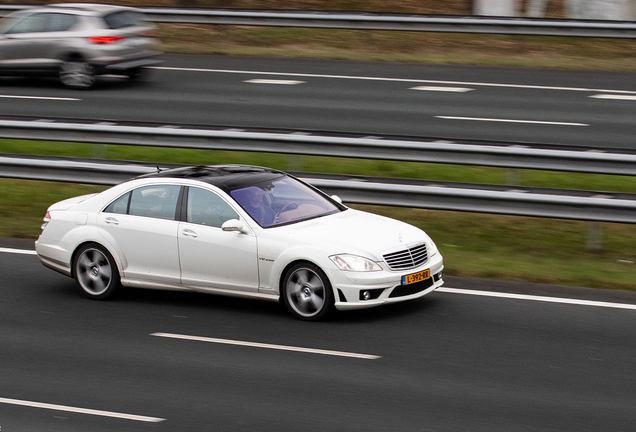 Mercedes-Benz S 65 AMG V221