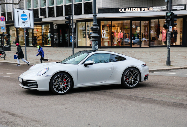 Porsche 992 Carrera 4S