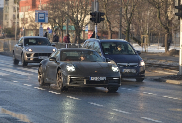 Porsche 992 Carrera 4S