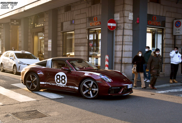 Porsche 992 Targa 4S Heritage Design Edition