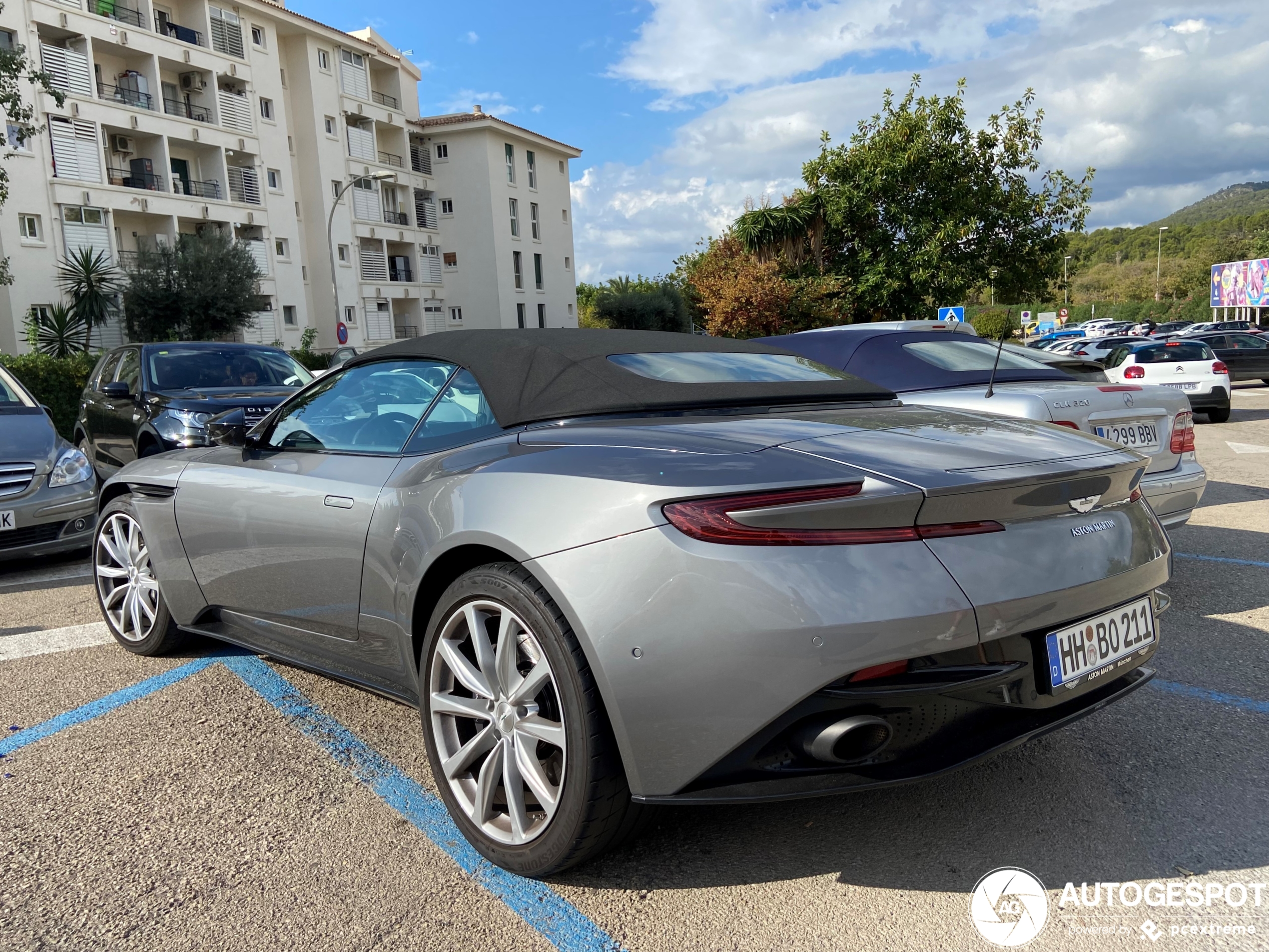 Aston Martin DB11 V8 Volante