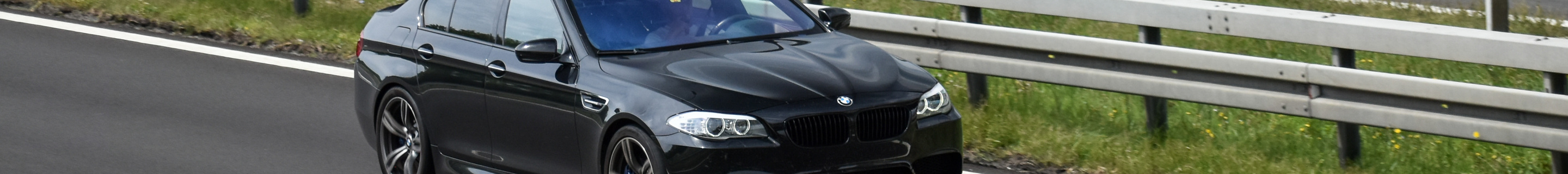 BMW M5 F10 2011