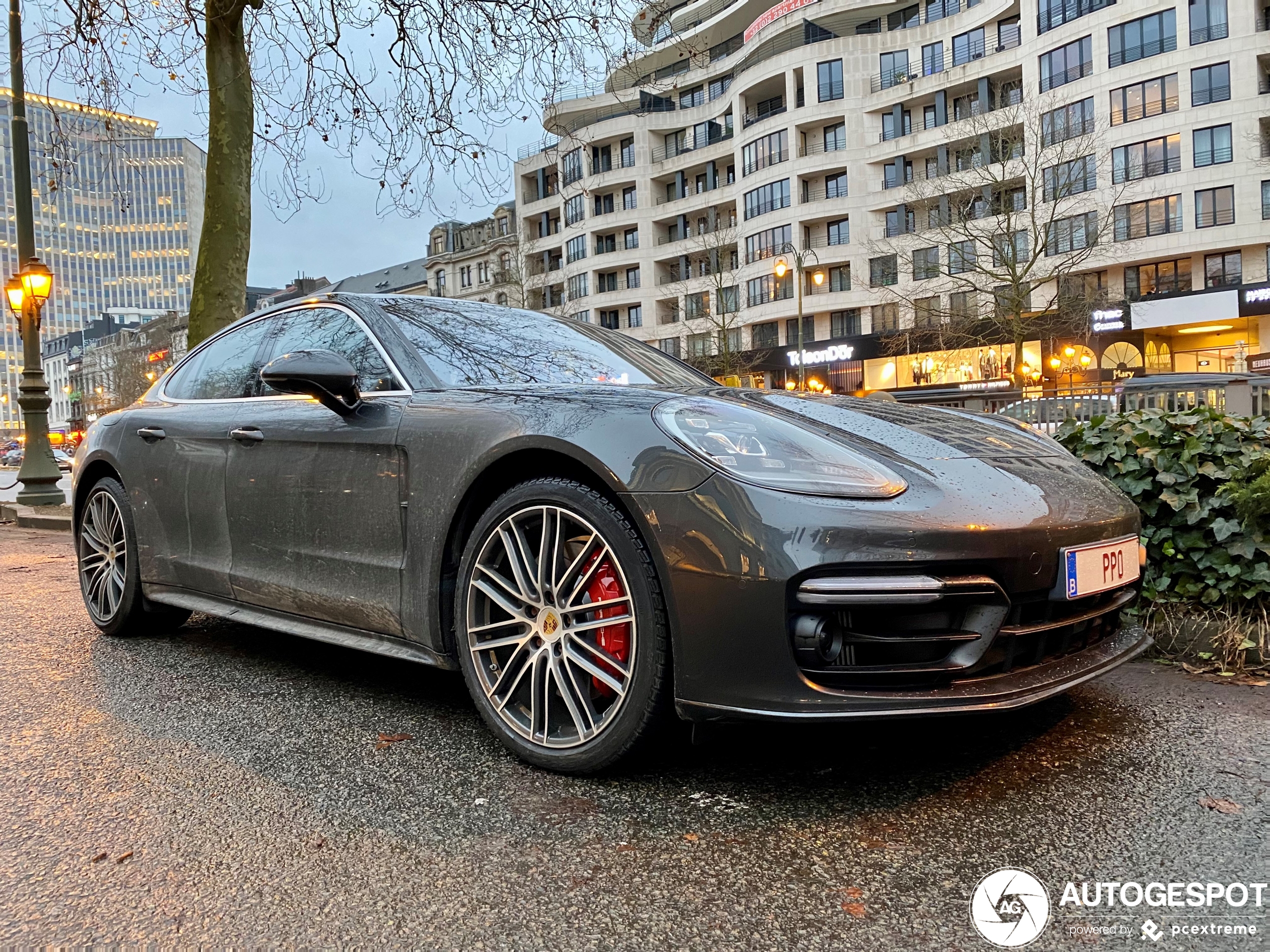 Porsche 971 Panamera Turbo