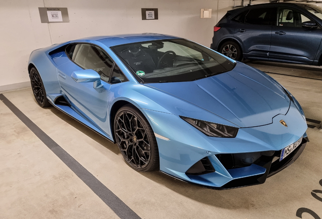 Lamborghini Huracán LP640-4 EVO