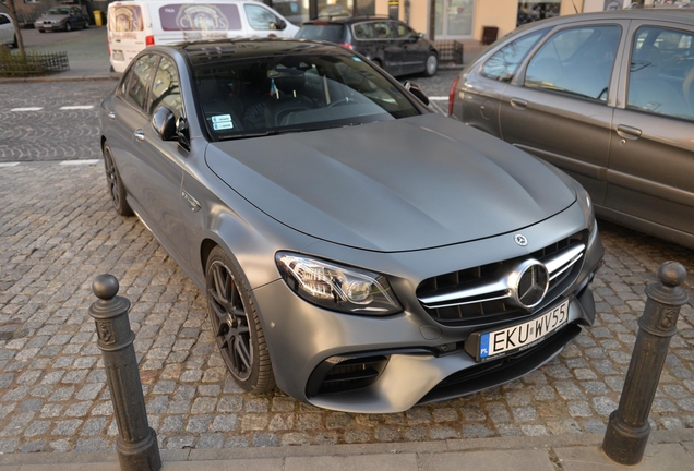 Mercedes-AMG E 63 S W213