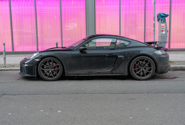 Porsche 718 Cayman GT4