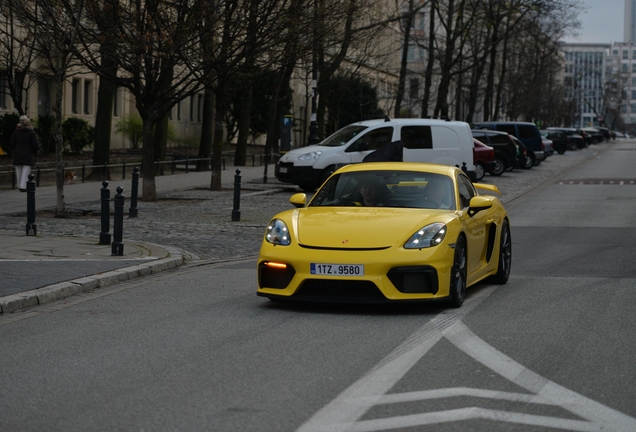 Porsche 718 Cayman GT4