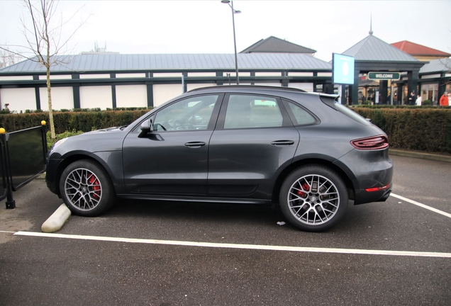 Porsche 95B Macan GTS