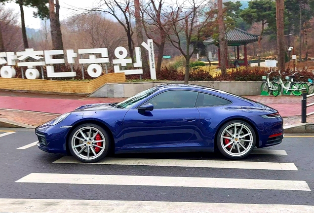 Porsche 992 Carrera 4S