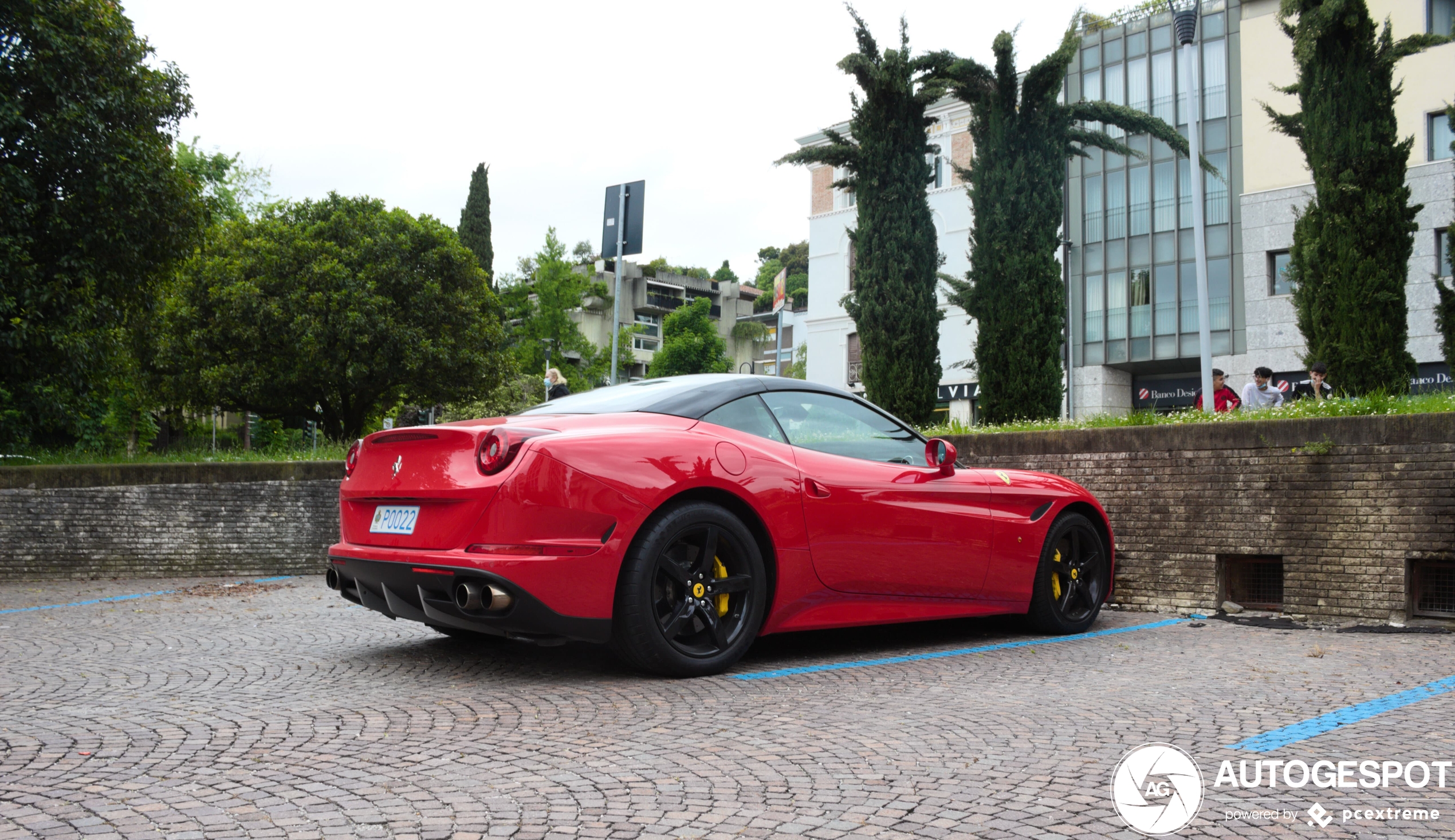 Ferrari California T