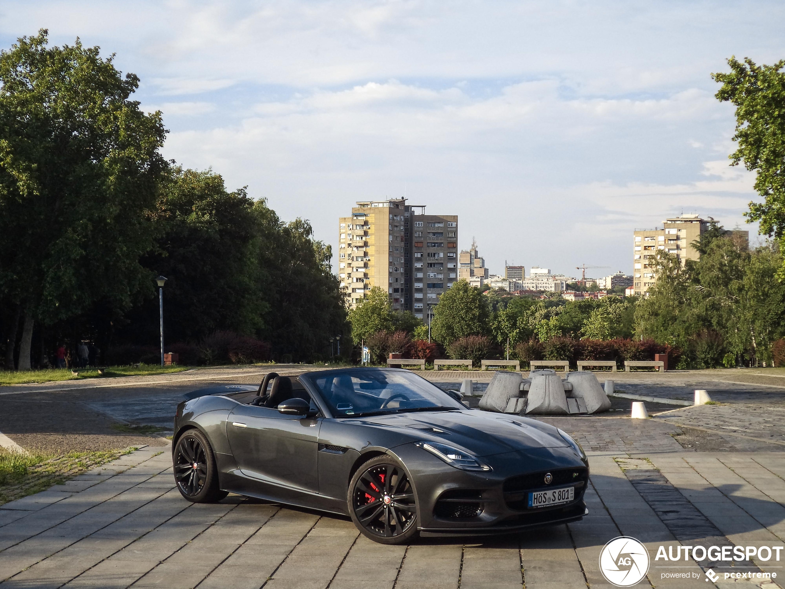 Jaguar F-TYPE R Convertible 2017