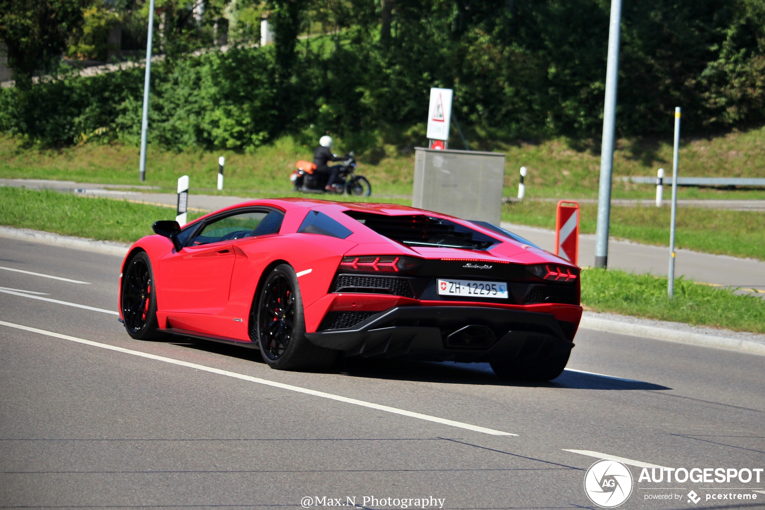 Lamborghini Aventador S LP740-4